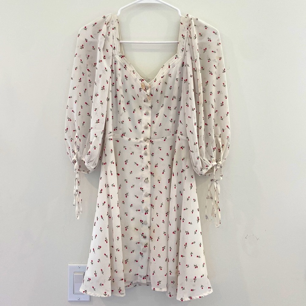 Adorable floral spring/summer dress buttoned